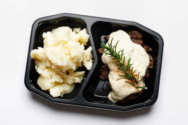 Rump in Rosemary Sauce with White Potato Mash (450g)